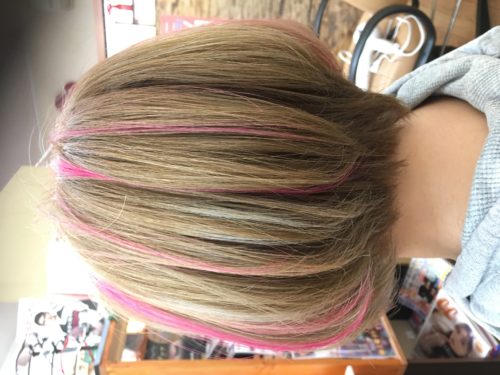 レディースカット グラデーションボブ ヘアカラーをアッシュにメッシュ