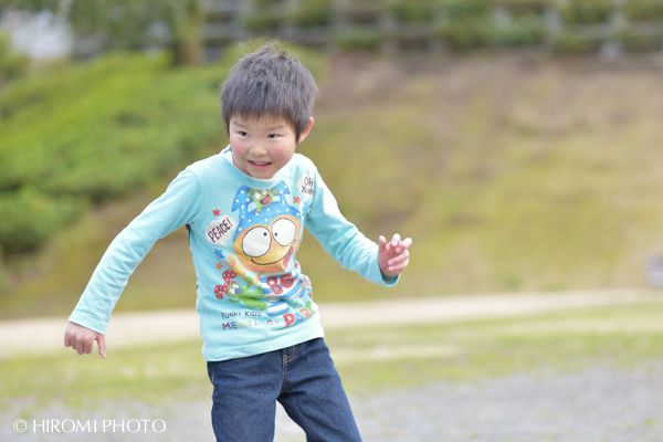 休日の家族写真_687s