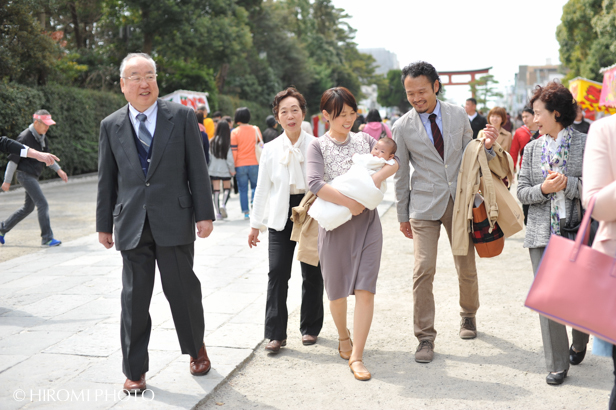 鶴岡八幡宮で初宮参り Kkrわかみやでお食初め 愛された記憶を未来に届ける 出張カメラマン米山裕美