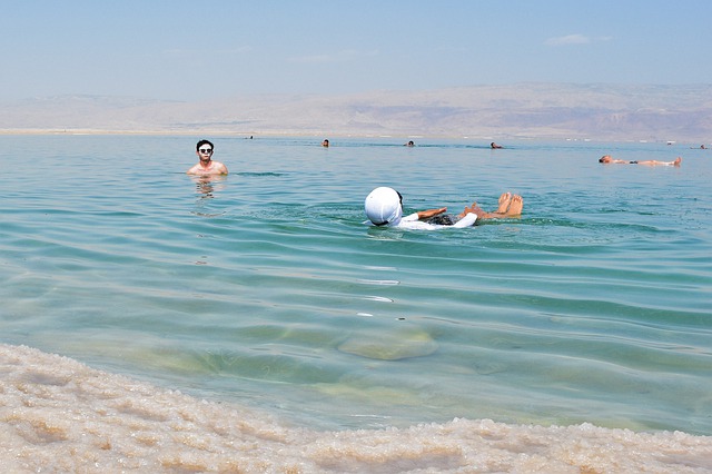 backward-4329442_640