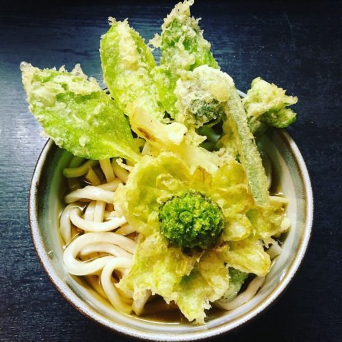 春の山菜天ぷらうどん あります 讃岐うどん居酒屋 ふき 春の山菜天ぷらうどん あります 讃岐うどん居酒屋 ふき