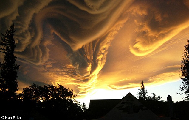 Stunning but undefined: The clouds loom over the skies - but unfortunately words can't describe this dramatic image