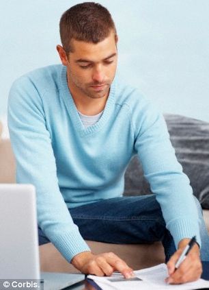 Left-handed people are more likely to develop psychotic disorders, such as schizophrenia, than mood disorders, research suggests