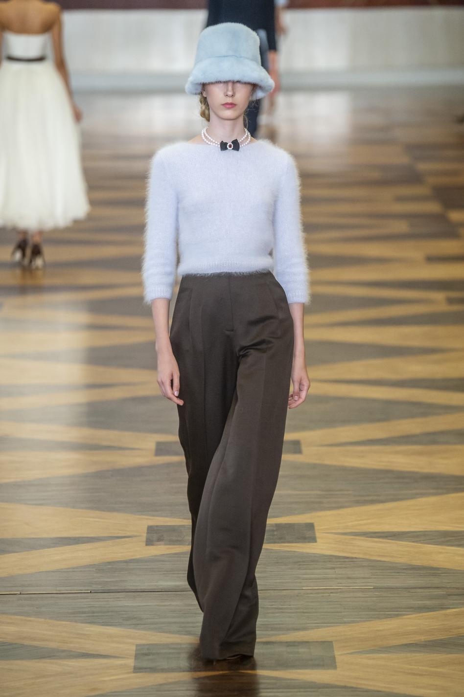 ウリヤナ セルギエンコ 18 19年秋冬パリ オートクチュールコレクション 素 材 美 Fashion Style ウリヤナ セルギエンコ 18 19年秋冬パリ オートクチュールコレクション 素 材 美 Fashion Style