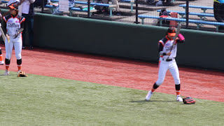 2016.4.9 美人すぎるプロ野球選手 埼玉アストライア加藤優選手 試合前のトスバッティング