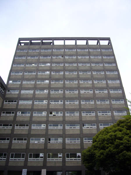 壊されてしまう文学部校舎