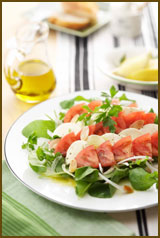 【おすすめレシピ】香り野菜とチーズのトマトサラダ