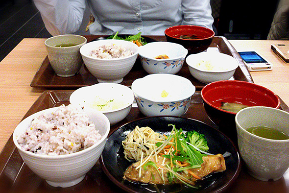 眠くならない昼食