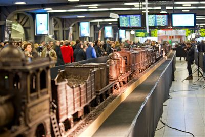 ah_train_2.jpg