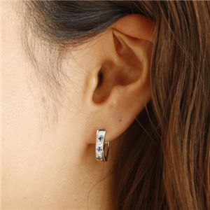 サファイヤダイヤモンドピアス 初夏先取り♪サファイヤダイヤモンドピアス