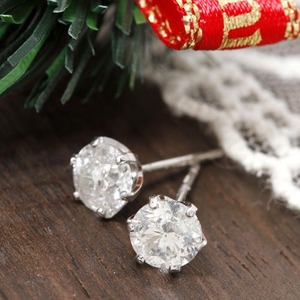 PT900/超大粒0.7ctダイヤモンドピアス(鑑別書つき) プラチナ900　0.7カラット　一粒ダイヤモンドピアス