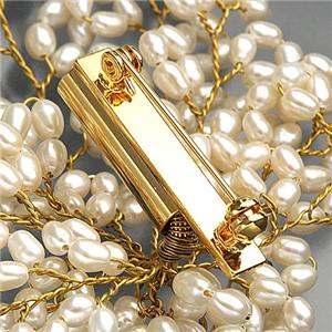 淡水パールコサージュ　ルミエ オンナな小物で華をまとう…淡水パールコサージュ　ルミエ