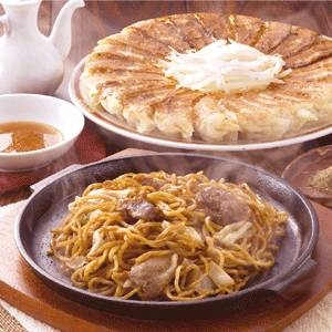 静岡B級グルメ対決「富士宮やきそば 200g×3食」Vs「浜松餃子 300g（15粒）×2トレイ」シリーズA - 拡大画像