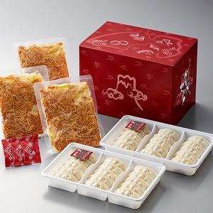 静岡B級グルメ対決「富士宮やきそば 200g×3食」Vs「浜松餃子 300g（15粒）×2トレイ」シリーズA - 拡大画像