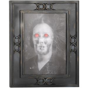 20990G Changing Portrait-Woman