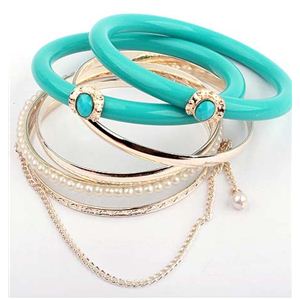 エメラルドカラーがキレイなリゾートブレスレット