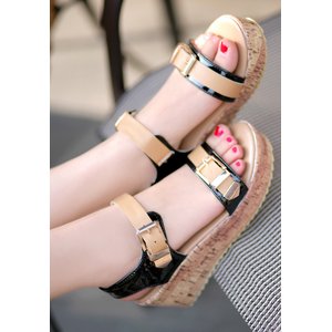 ダブルバックル・厚底サンダル/黒38サイズ