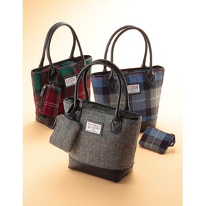 Ｂｒｉｔｉｓｈ Ｇｒｅｅｎ （ブリティッシュグリーン）ハリスツイード・ミディトートバッグ 【カラー】グレー