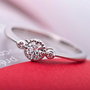 プラチナPT950　天然ダイヤリング　ダイヤ0.19ct　ピンクダイヤ0.022ct（2石）　12号　Hアップ　SIアップ　アンティークモチーフ
