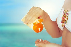 プロがすすめる、この夏イチオシのUVカットコスメ