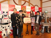 通天閣のビリケンさんで映画「ロボジー」ヒット祈願－吉高由里子さんら