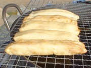 新秋田名物目指す屋台メニュー「たこたんぽ」、出店2回目で200本完売