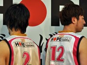 背中に「仙台89ERS」応援メッセージ－bjリーグ「秋田NH」が試合再開へ