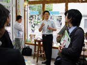 秋田の食堂で「アキタ朝大学」－震災後の生活をテーマに異業種討論