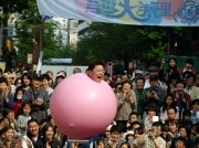 野毛地区一帯で「野毛大道芸」-復興チャリティーカフェも