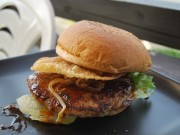 浜松のハンバーガー店が「ギョーザバーガー」開発－随所に工夫凝らす