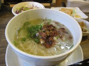 姫路に米粉100％麺を使うラーメン店「米らぁ麺 ぜん」－創作料理も