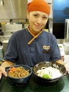 姫路に「はなまるうどん」と「吉野家」のコラボ店－セットメニューも