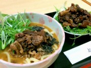 牛スジてんこ盛りのカレーうどん－姫路のうどん店が期間限定提供