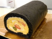フルーツを巻いた「恵方巻きロール」、姫路のロールケーキ専門店が限定販売