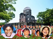 広島・原爆ドーム前に「笑顔」の傘100本－被災地の子ども写す