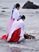 過去の大津波の教訓伝える祭り－「キュウリ」「ミル」「マツナ」？二見興玉神社