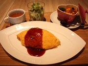自由が丘に「リゾット風オムライス」カフェ－神戸直送の「牛乳ソフト」も