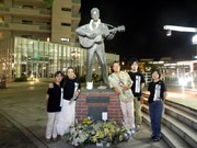 エルビス・プレスリー命日、神戸で「ライトビジル」－湯川れい子さんも参加