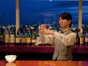 神戸のホテルで「女性が主役」のバータイム－女性バーテンダーも
