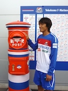 日産スタジアムに「トリコロールポスト」設置－敬老の日企画で