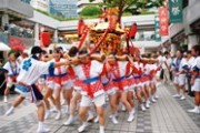 京橋で「天神祭前夜祭」－ギャルみこしと櫻宮だんじりばやしがコラボ