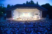 大阪城音楽堂で「たそがれコンサート」－「復興」テーマに演奏