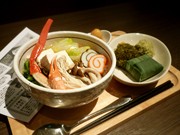 名駅・桜通りカフェに「富山食堂」－カニスキ風汁などの定食やご当地飲料など