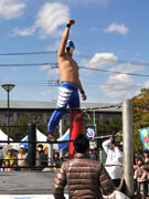 大洗に新ヒーロー登場－ご当地プロレスラー「オーアライダー」デビュー戦飾る