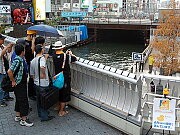 道頓堀に「巨大アヒル」出現－AR技術を活用しブロガーらが企画