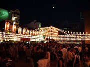 難波・旧精華小学校で最後？の盆踊り－やぐら太鼓がミナミの夏を締めくくる