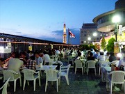 中日ビルに夏の風物詩「屋上ビアガーデン」－今年も営業開始