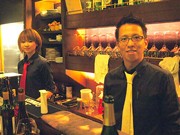 栄4丁目に「ロックンロール」コンセプトのワインバー「ロックモ」