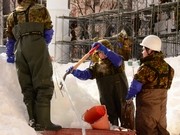 「さっぽろ雪まつり」開催迫る－雪像完成間近、早くも見物客集まる
