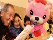 震災被災者支援「ようこそあったかい道」－3.11開催で黙とう・献花